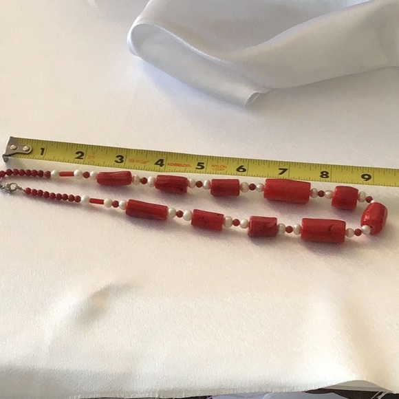 Pearl & red fashion necklace statement piece - Picture 3 of 3